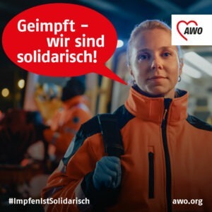 Frau in Rettungsanzug mit Sprechblase Geimpft - ich bin solidarisch 