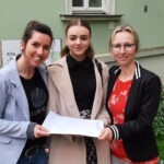 A. Demnitz (Elternratsvorsitzende), Nikoletta Chumakova (AWO Sachsen) Frau Schmunk (stellv. Leiterin)