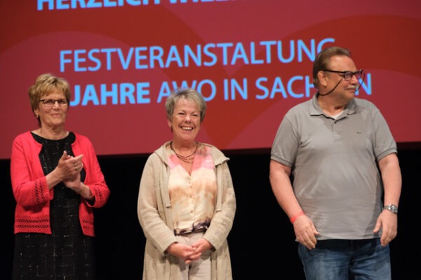 Dorothea Gade , Ines Engelmann und Herbert Hartwig freuen sich über ihre Auszeichnung