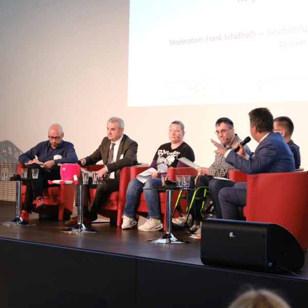 Fachreferent:innen bei der Podiumsdiskussion