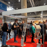 Voller Messestand