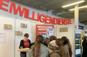 Freiwilligendienst Stand bei Messe KarriereStart