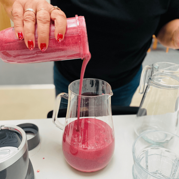 Wohlfühllabor_ein frisch gemachter Beerensmoothie